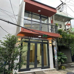 Bán nhà sát MT Nguyên Hồng P11 vài bước chân, DTSD 50m2, chỉ 3.68 tỷ