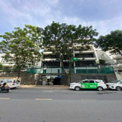 Bán tòa nhà (MT) Nguyễn Văn Hưởng, DT: 20x20m. DTCN: 370m2. DTS: 1100m