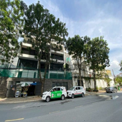 Bán tòa nhà (MT) Nguyễn Văn Hưởng, DT: 20x20m. DTCN: 370m2. DTS: 1100m