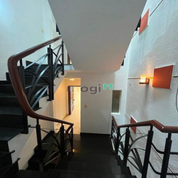 Bán gấp nhà Hẻm Xe Hơi - Tô Hiến Thành, Q.10. 4 tầng lầu