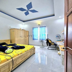 Bán nhà 4 tầng Lô góc 2 mặt tiền đường kinh doanh trung tâm Q8