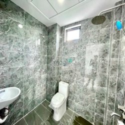 Căn hộ full nội thất ban công gần Phạm Văn Đồng