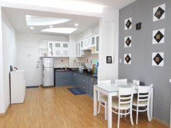 Bán gấp CH Sky Garden , PMH, Q7, dt:71m2, TK: 2PN ,1WC , giá : 2,6 tỷ.
