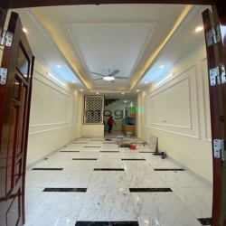 Bán Nhà 5 Tầng Thạch Bàn - Ngọc Trì, Lô Góc, Ô tô Đỗ Gần Cửa - 3 Tỷ