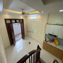 Bán Nhà 5 Tầng Thạch Bàn - Ngọc Trì, Lô Góc, Ô tô Đỗ Gần Cửa - 3 Tỷ