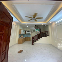 Bán Nhà 5 Tầng Thạch Bàn - Ngọc Trì, Lô Góc, Ô tô Đỗ Gần Cửa - 3 Tỷ