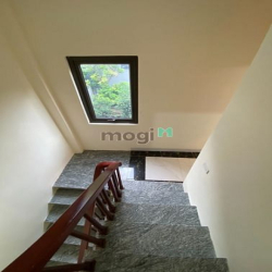Bán Nhà 5 Tầng Thạch Bàn - Ngọc Trì, Lô Góc, Ô tô Đỗ Gần Cửa - 3 Tỷ