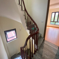 Bán Nhà 5 Tầng Thạch Bàn - Ngọc Trì, Lô Góc, Ô tô Đỗ Gần Cửa - 3 Tỷ