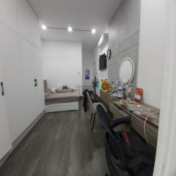 Tòa nhà văn phòng 7 tầng thang máy, 1000m2, 30 CHDV doanh thu 100tr