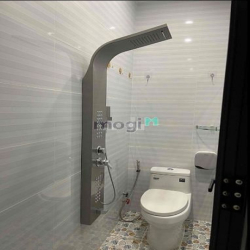 Nhà nguyên căn Trần Bình Trọng, P1, Q5. DT: 3x10m, 5 tầng. 3PN, 5wc