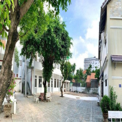 BIỆT THỰ hơn 550m2, Ngang 20m - Số 481 Trường Chinh, Q.Tân Bình