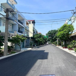 Bán lô đất 80m2 Nguyễn Văn Tăng, Long Thạnh Mỹ, Q 9, giá 2tỷ690, SHR.