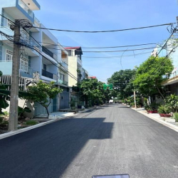 Bán lô đất 80m2 Nguyễn Văn Tăng, Long Thạnh Mỹ, Q 9, giá 2tỷ690, SHR.