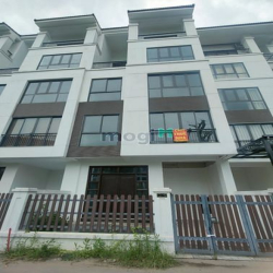 Cho thuê BT  Nguyễn Văn Lộc làm văn phòng TDT 500m2, 5 tầng.26tr/th