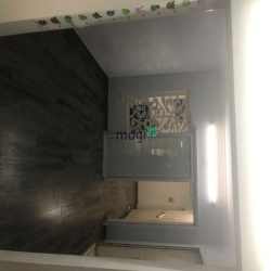 Nhỉnh 2 tỷ sở hữu căn hộ tập thể 80m tầng 3 Vũ Thạnh Đống Đa