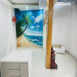 3 tầng ở liền ngay Chợ Kiến Thiết, 128m2 sàn, hẻm 6m, hơn 5ty