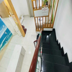 3 tầng ở liền ngay Chợ Kiến Thiết, 128m2 sàn, hẻm 6m, hơn 5ty
