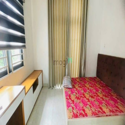 3 tầng ở liền ngay Chợ Kiến Thiết, 128m2 sàn, hẻm 6m, hơn 5ty