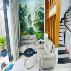 3 tầng ở liền ngay Chợ Kiến Thiết, 128m2 sàn, hẻm 6m, hơn 5ty