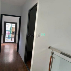 Bán Nhà Trung Tâm Q11,Mới Đẹp,40m2, Không Quy Hoạch, Lộ Giới ,Hơn 3Tỷ