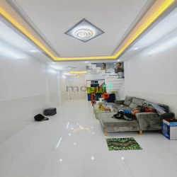 Nhà mới ở ngay, 41m2, 2 Tầng, Ngay giao lộ Hương Lộ 2.