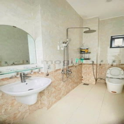 3 tầng ở liền ngay Chợ Kiến Thiết, 128m2 sàn, hẻm 6m, hơn 5ty
