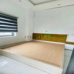 3 tầng ở liền ngay Chợ Kiến Thiết, 128m2 sàn, hẻm 6m, hơn 5ty