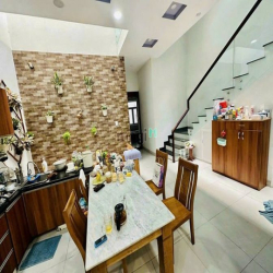 Bán nhà 120m2 , 1 xẹt Đình Phong Phú - TNPB, Q9  -ngang 7x17m . 8 tỷ 3