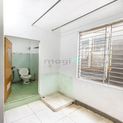 Cho thuê nhà 2 tầng x 100m2  Đường Đỗ Huy Uyển gần Vincom,10triệu