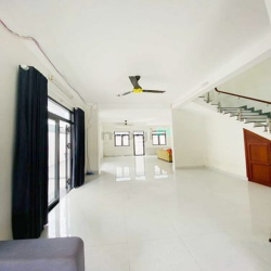 Cho thuê nhà nguyên căn đường 10m đường 3/2 Phường 14 Quận 10