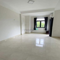 Cho thuê nhà nguyên căn đường 10m đường 3/2 Phường 14 Quận 10
