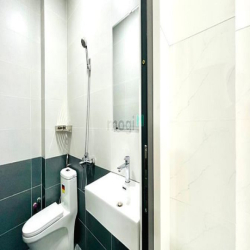 Căn hộ cao cấp cửa sổ vị trí thuận lợi