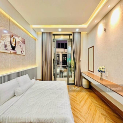 Nhà ngộp bán gấp nhà Đào Duy Anh, P9,Phú Nhuận, DT:67m2 ,3tỷ100tr,SHR