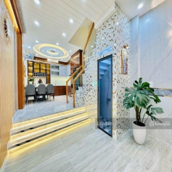 Nhà ngộp bán gấp nhà Đào Duy Anh, P9,Phú Nhuận, DT:67m2 ,3tỷ100tr,SHR