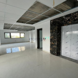 Cho thuê văn phòng Nguyễn Xiển , xây mới 80m2/tầng lô góc 2 mặt thoáng