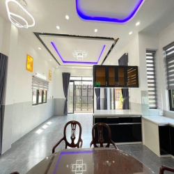 Nhà 2MT Đường Tân Hiệp 17, Hóc Môn, DT:13X21m, 2L, 4PN, 5VS, Sân vườn