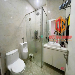 Nhà bán mặt tiền đường Trần Quốc Toản sổ hồng riêng 1 trệt 2 lầu 80m2