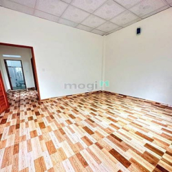 Nhà đẹp liền vách Tân Hươn.g  - aeo.n maill - hẻm ôtô-- ngang 4m