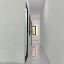 NGỘP.. Cần Bán Gấp Nhà 106m2 Nhà 2 Tăng,Hẻm xe Hơi ,MỚI KENG Chỉ 40tri