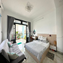 Penhouse rộng hơn 45m2 tại quận 1