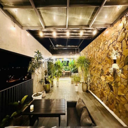 Cho thuê biệt thự Mỹ Phú 2 , có 2 mặt tiền trước sau.