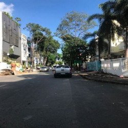 Cho thuê nhà phố khu Hưng Gia, Phú Mỹ Hưng (1 trệt 1 lửng 3 lầu)