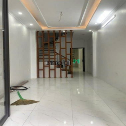 Hàng xóm Đại học ngoại giao, ở,cho thuê,bán nhà Chùa láng,52m,11,2 tỷ