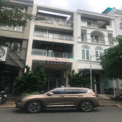 Cho thuê nhà phố khu Hưng Gia, Phú Mỹ Hưng (1 trệt 1 lửng 3 lầu)