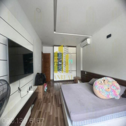 Nhà Phố 3 Lầu Thang Máy, Sân Xe Hơi - Nội thất đầy đủ, hiện đại