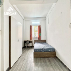 Cho thuê studio cửa số lớn - rộng 35m2 - gần cầu Nguyễn Văn Cừ, Quận 5