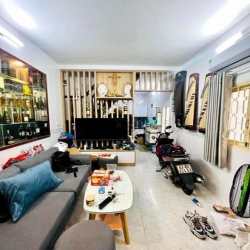 Bán nhà đẹp hẻm thông Nguyễn Đình Chiểu, Q3  4 tầng, 3PN, 40m2, 7 tỷ