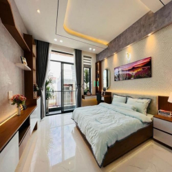 Nhà 6 lầu đẹp đón Tết Nguyễn Văn Khối 88m2 tặng nội thất hơn 13 tỷ.