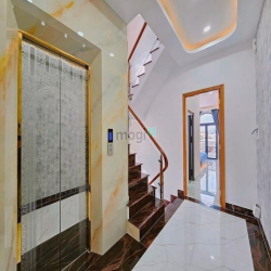 Nhà 6 lầu đẹp đón Tết Nguyễn Văn Khối 88m2 tặng nội thất hơn 13 tỷ.