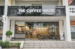 Cho Thuê Ngã 6 Phù Đổng DT:(6,5x20)_2 Tầng MT Nguyễn Thị Nghĩa, Quận 1
